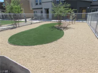 Photo #5: 2510129 Listing