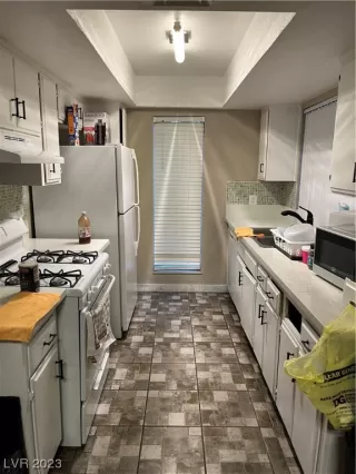 Photo #1: 2510152 Listing