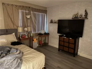 Photo #5: 2510152 Listing