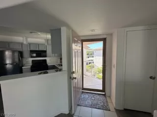 Photo #6: 2510160 Listing 