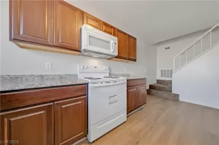 Photo #6: 2510171 Listing 