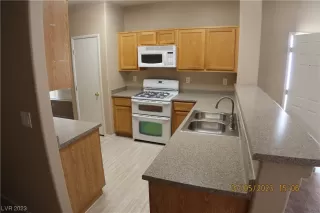 Photo #3: 2510181 Listing 