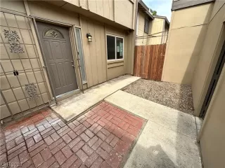 Photo #2: 2510185 Listing 