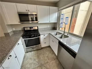 Photo #5: 2510185 Listing 