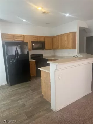 Photo #2: 2510202 Listing 