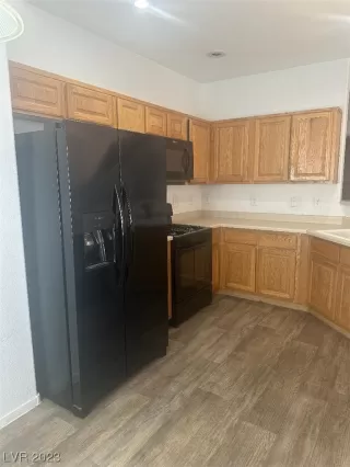 Photo #3: 2510202 Listing 