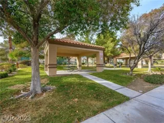 Photo #6: 2510206 Listing 