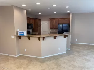 Photo #5: 2510213 Listing 