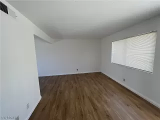 Photo #4: 2510233 Listing 