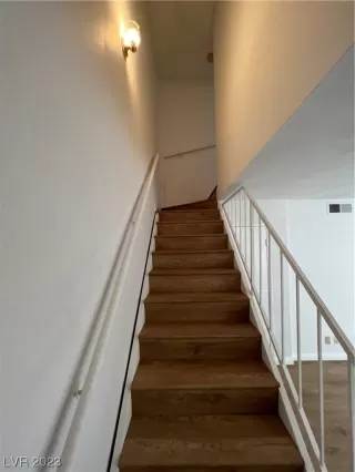 Photo #6: 2510233 Listing 