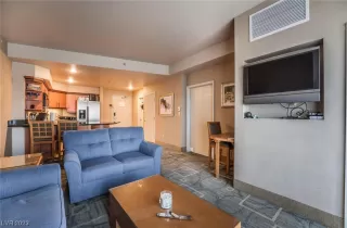 Photo #6: 2510236 Listing