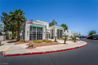 Photo #1: 2510241 Listing 