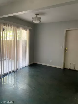 Photo #5: 2510245 Listing