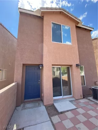 Photo #1: 2510246 Listing 