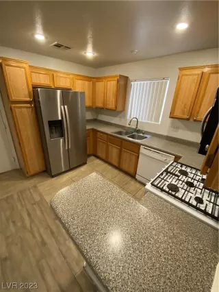 Photo #4: 2510246 Listing 