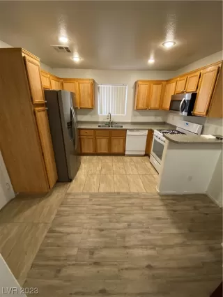 Photo #5: 2510246 Listing 
