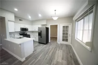 Photo #5: 2510296 Listing 