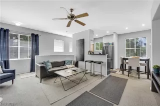 Photo #4: 2510306 Listing