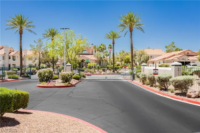 MLS: 2510310 Condo For Sale