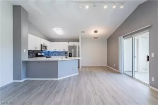 Photo #5: 2510310 Listing 