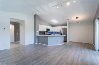 Photo #6: 2510310 Listing 