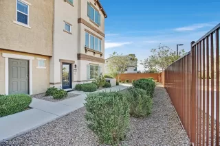 Photo #2: 2510313 Listing