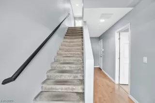 Photo #4: 2510313 Listing