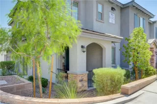 Photo #1: 2510340 Listing