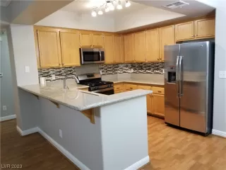 Photo #6: 2510356 Listing 