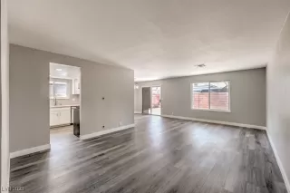 Photo #4: 2510361 Listing 