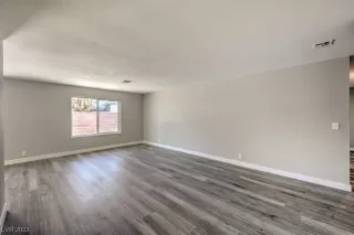 Photo #5: 2510361 Listing 