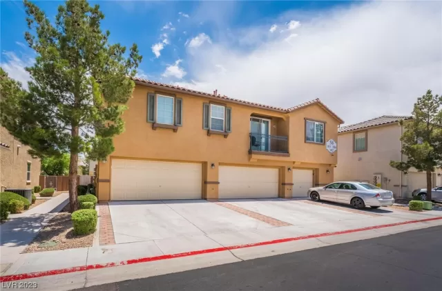 MLS: 2510379 Condo For Sale