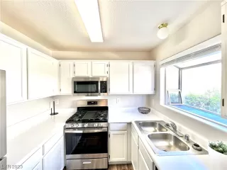 Photo #1: 2510397 Listing 