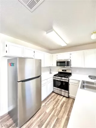 Photo #2: 2510397 Listing 