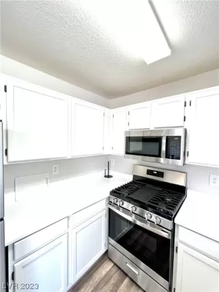 Photo #3: 2510397 Listing 