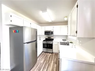 Photo #5: 2510397 Listing 