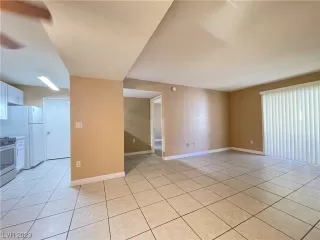 Photo #3: 2510402 Listing 