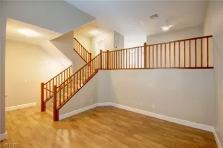 Photo #1: 2510406 Listing 