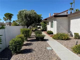 Photo #4: 2510409 Listing