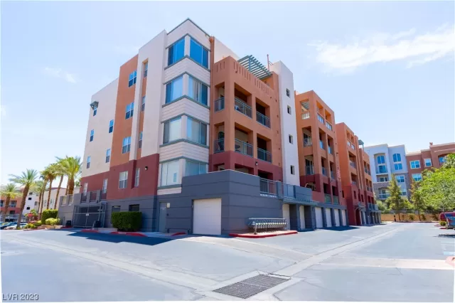 MLS: 2510412 Condo For Sale