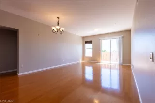 Photo #6: 2510412 Listing 