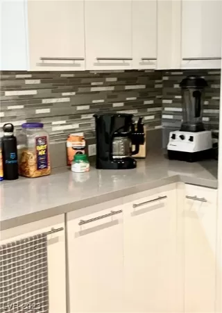 Photo #5: 2510426 Listing 