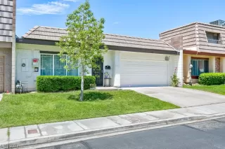 Photo #2: 2510428 Listing