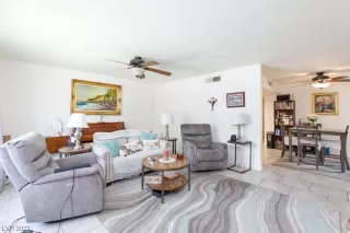 Photo #4: 2510428 Listing