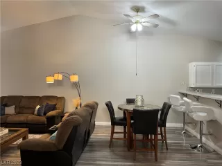 Photo #3: 2510449 Listing 