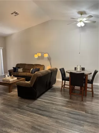 Photo #6: 2510449 Listing 