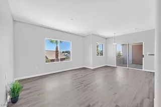 Photo #2: 2510457 Listing 