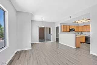 Photo #4: 2510457 Listing 