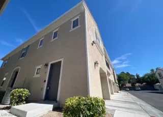 Photo #1: 2510498 Listing 