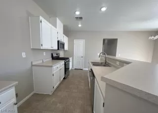 Photo #3: 2510498 Listing 